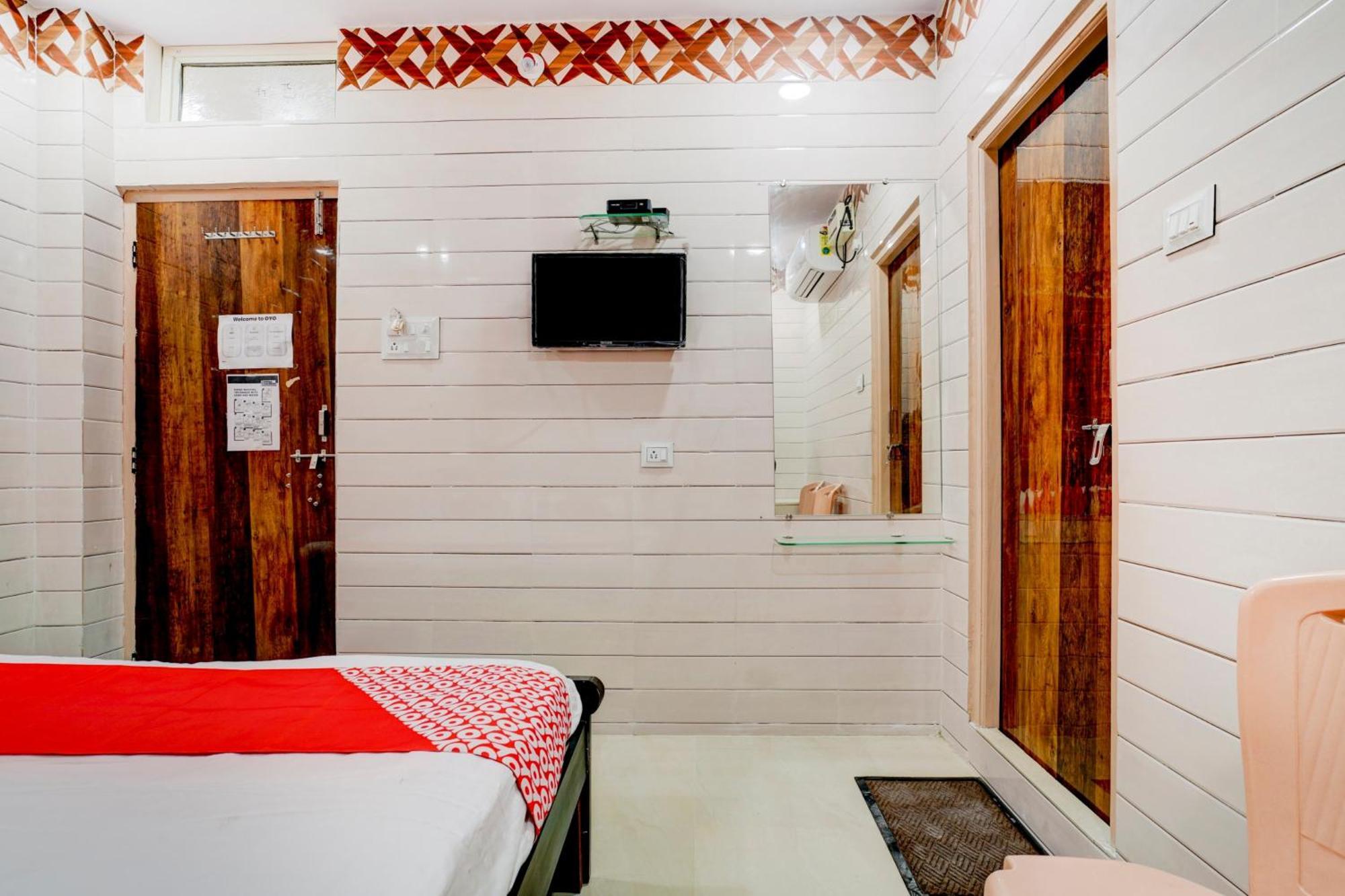 Hotel O Aroma Classic Near Nampally Main Railway Station Hyderabad Bagian luar foto