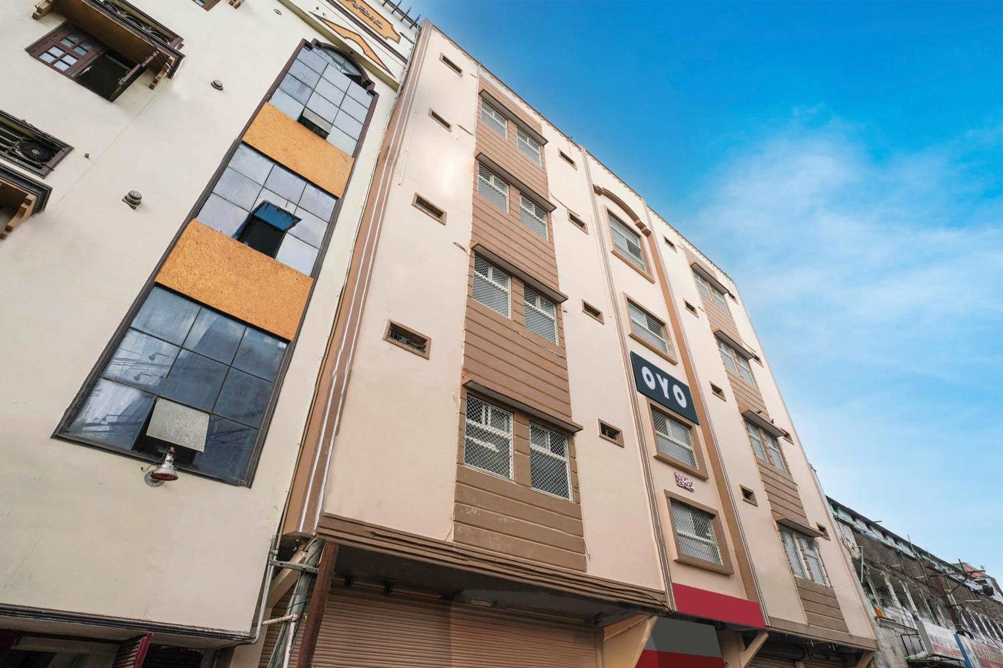 Hotel O Aroma Classic Near Nampally Main Railway Station Hyderabad Bagian luar foto