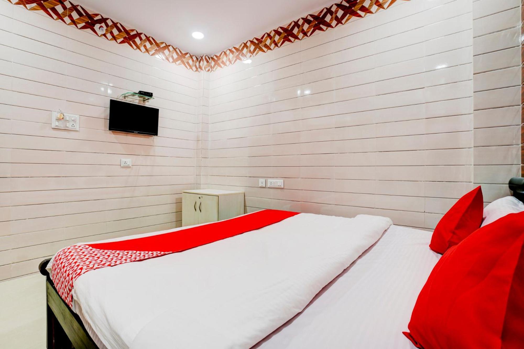 Hotel O Aroma Classic Near Nampally Main Railway Station Hyderabad Bagian luar foto