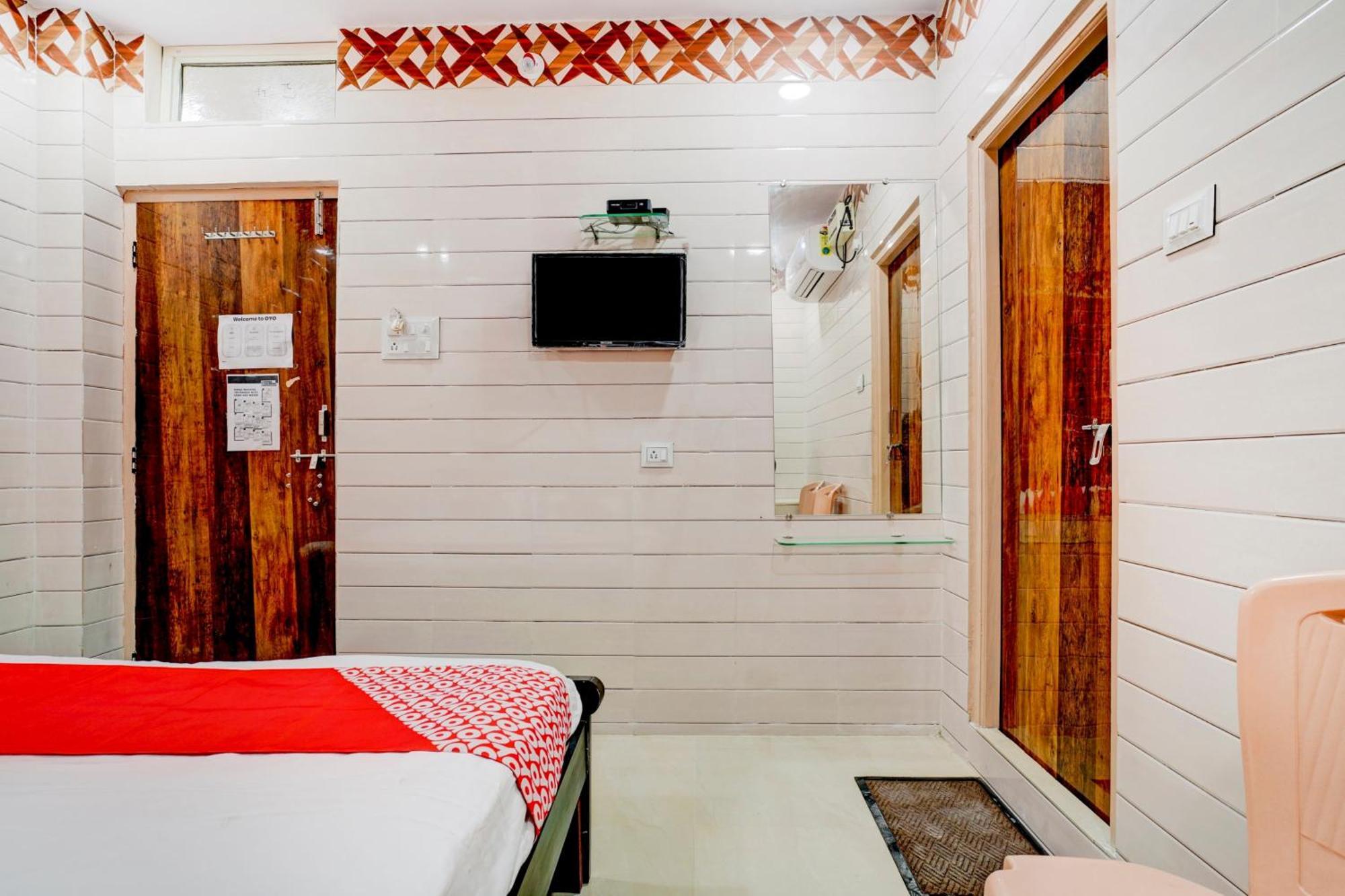 Hotel O Aroma Classic Near Nampally Main Railway Station Hyderabad Bagian luar foto
