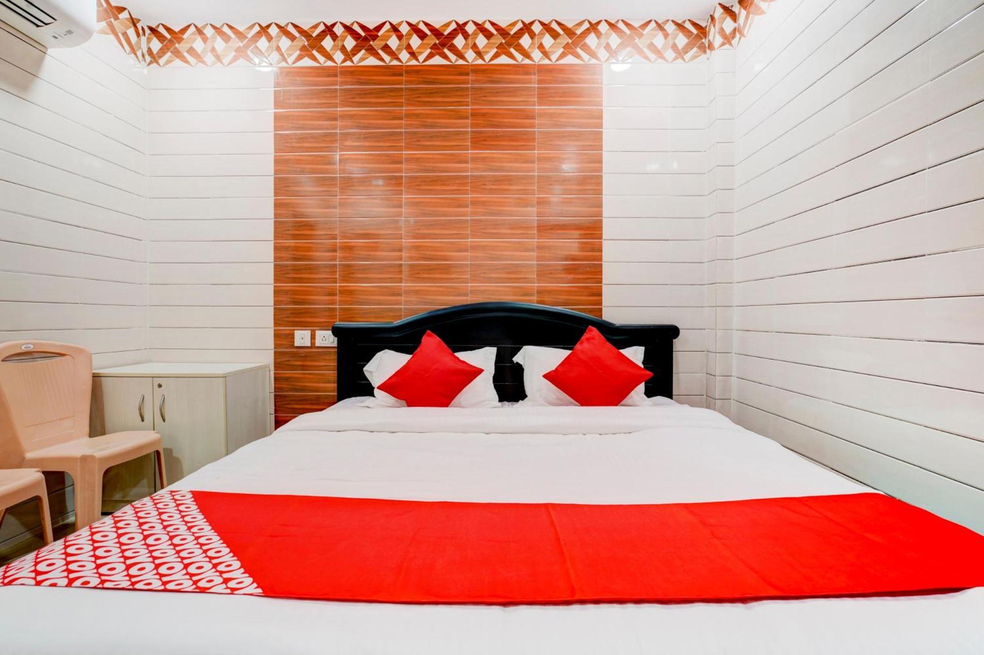 Hotel O Aroma Classic Near Nampally Main Railway Station Hyderabad Bagian luar foto
