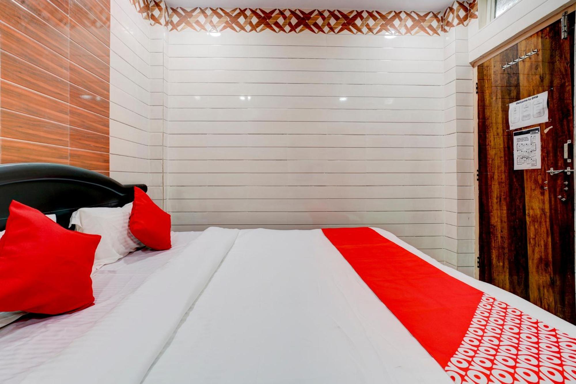 Hotel O Aroma Classic Near Nampally Main Railway Station Hyderabad Bagian luar foto